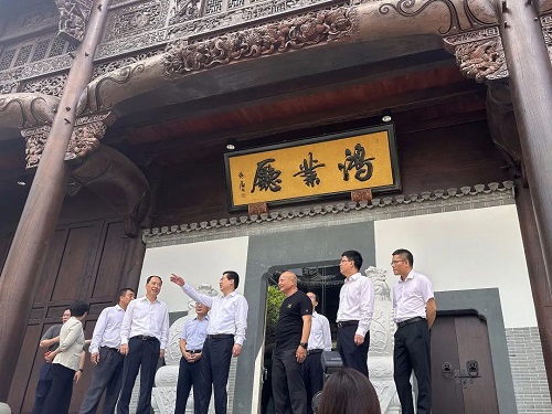 廣東省人大黨組領導調(diào)研鴻業(yè)家具鴻園文旅項目，聚焦法治保障貢獻人大力量